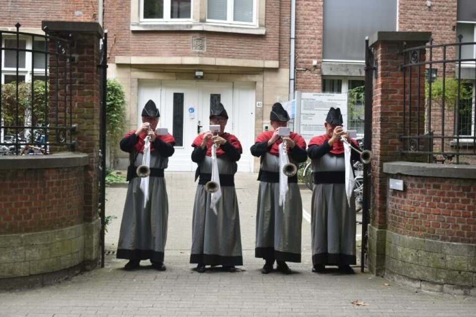 De rector eist een plaats in het publiek debat