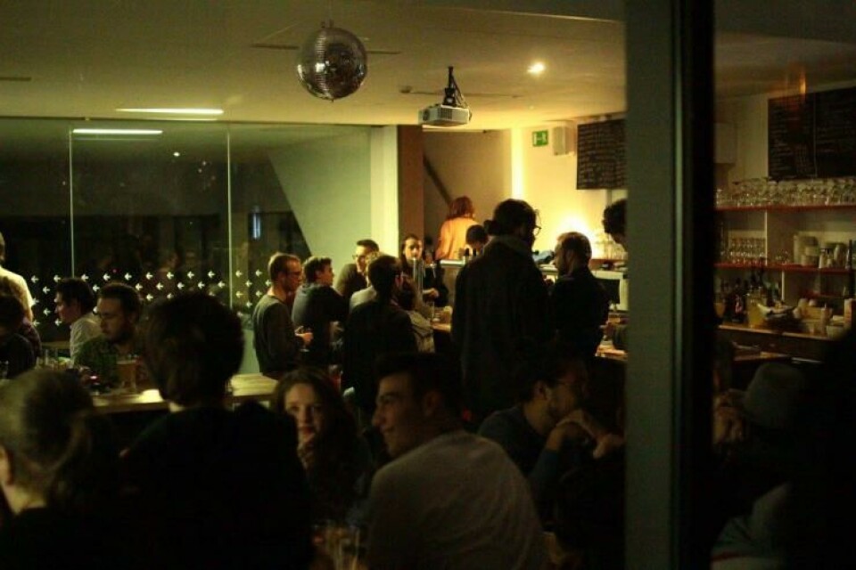 M-café sluit de deuren