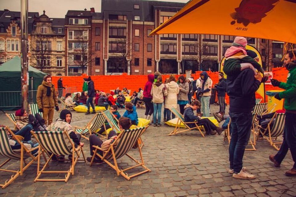Leuvense studenten bouwen grootste pop-up escaperoom ter wereld ... uit bakken Ice Tea