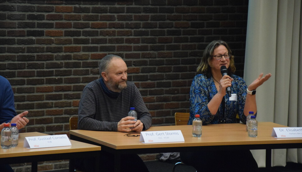 Elisabeth Bik neemt het woord tijdens het panelgesprek na haar lezing op de Campus van Thomas More in Geel. Elisabeth Bik neemt het woord tijdens het panelgesprek na haar lezing op de Campus van Thomas More in Geel.